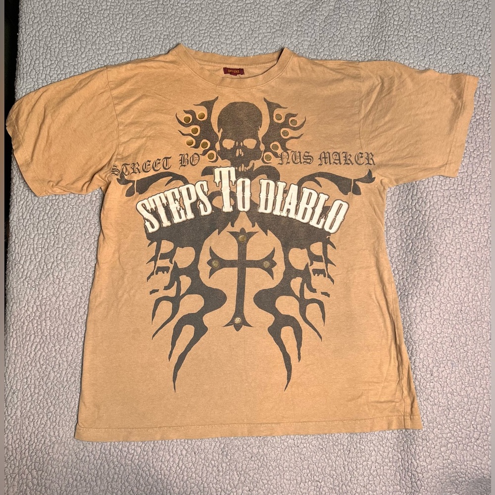 Y2K Vintage Delux Graphic Print T Shirt Tan And Black Mens Size 2XL